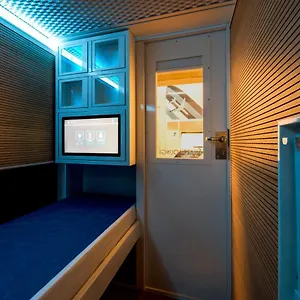 Kapselhotel Resting Pods - Zzzleepandgo Wien Airport, Schwechat
